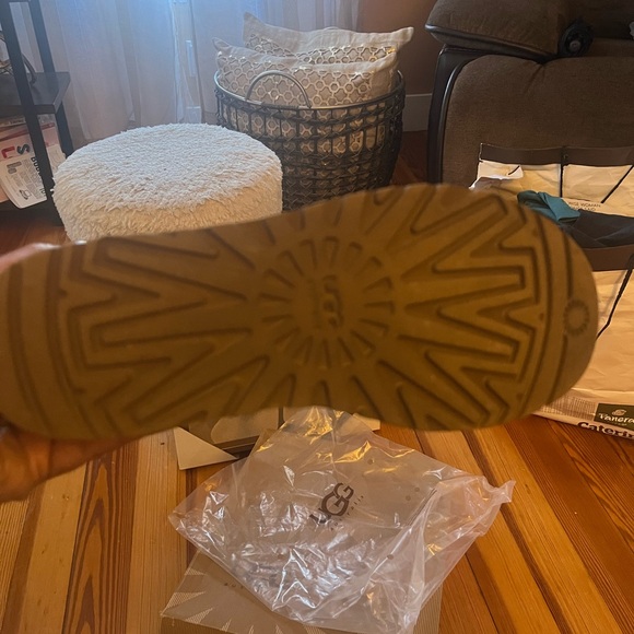 UGG Red Bailey Button Boots - Picture 3 of 7